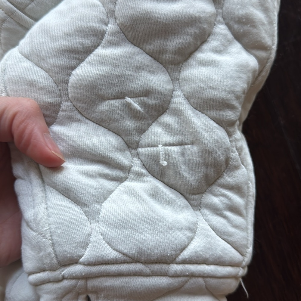 lululemon athletica White Quilted Sweatshirt - Picture 4 of 9